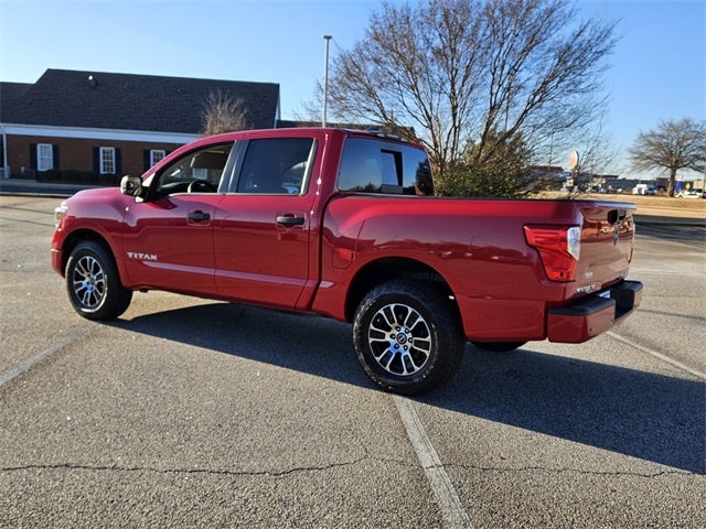 2023 Nissan Titan SV