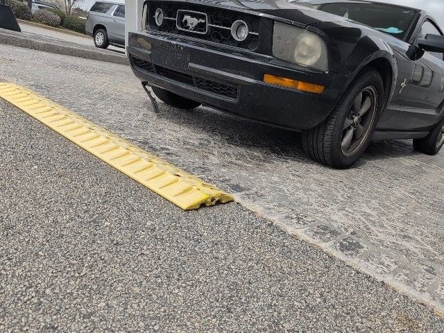 2006 Ford Mustang V6 Deluxe