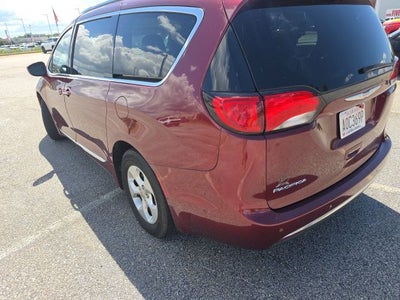 2017 Chrysler Pacifica Touring L Plus