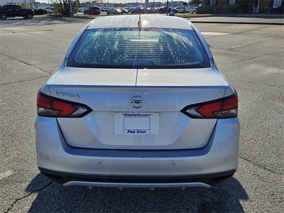 2022 Nissan Versa 1.6 S