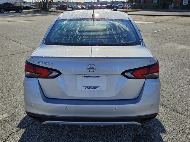 2022 Nissan Versa 1.6 S