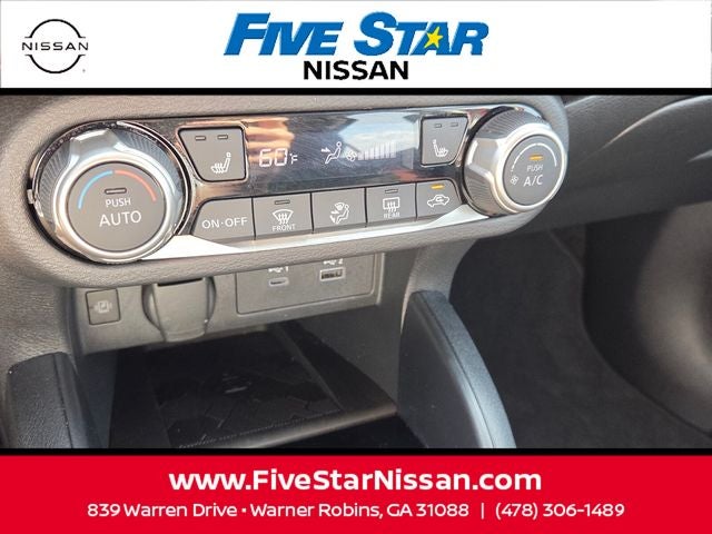 2025 Nissan Versa 1.6 SR