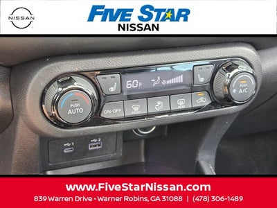2023 Nissan Kicks SR