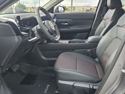 2025 Nissan Kicks SR