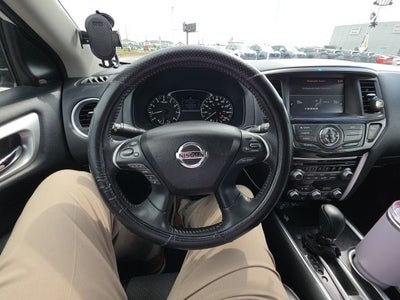 2020 Nissan Pathfinder SV