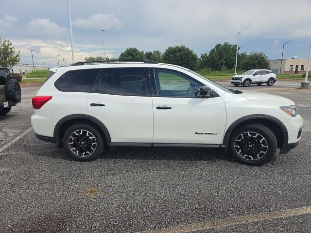 2020 Nissan Pathfinder SV