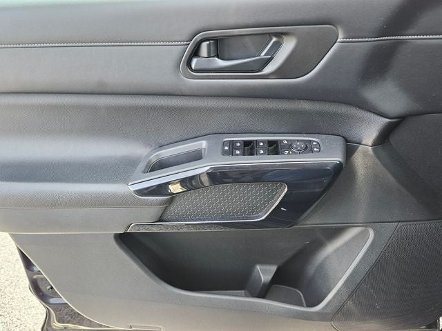 2023 Nissan Pathfinder S