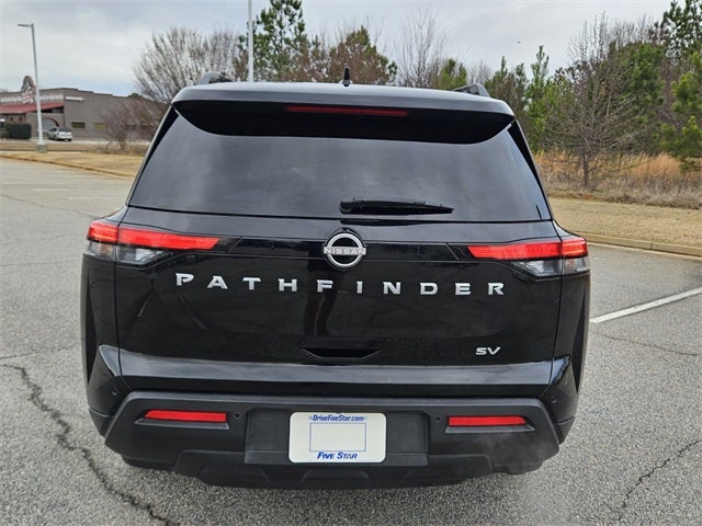 2022 Nissan Pathfinder SV