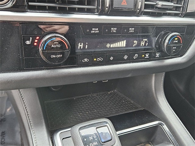 2022 Nissan Pathfinder SV