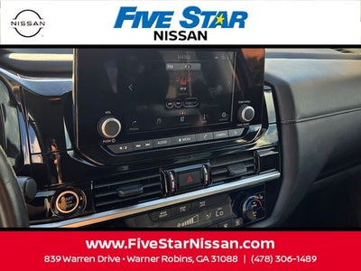 2024 Nissan Pathfinder SV