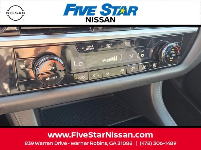 2024 Nissan Pathfinder SV