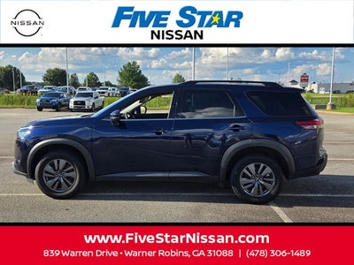 2024 Nissan Pathfinder SV