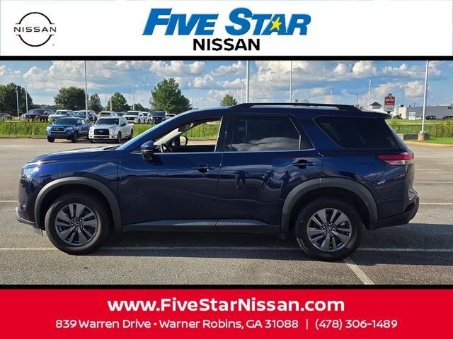 2024 Nissan Pathfinder SV