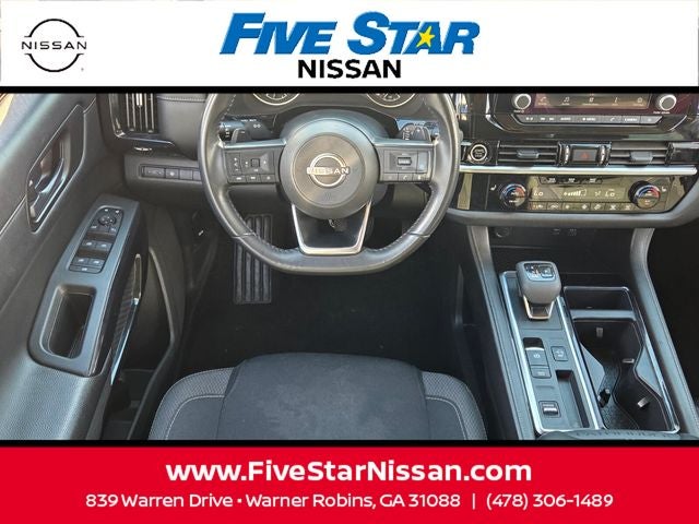 2024 Nissan Pathfinder SV