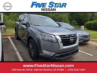 2024 Nissan Pathfinder SV