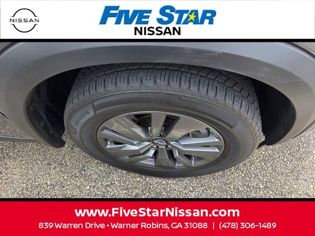 2024 Nissan Pathfinder SV