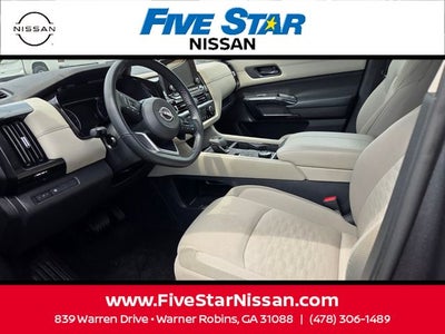 2024 Nissan Pathfinder SV