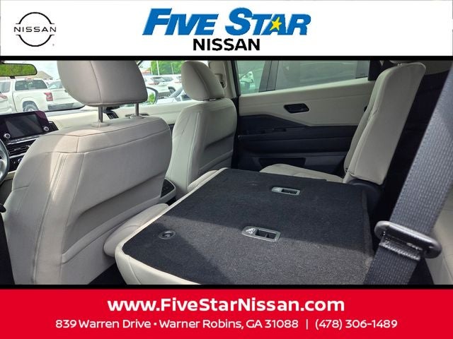 2024 Nissan Pathfinder SV