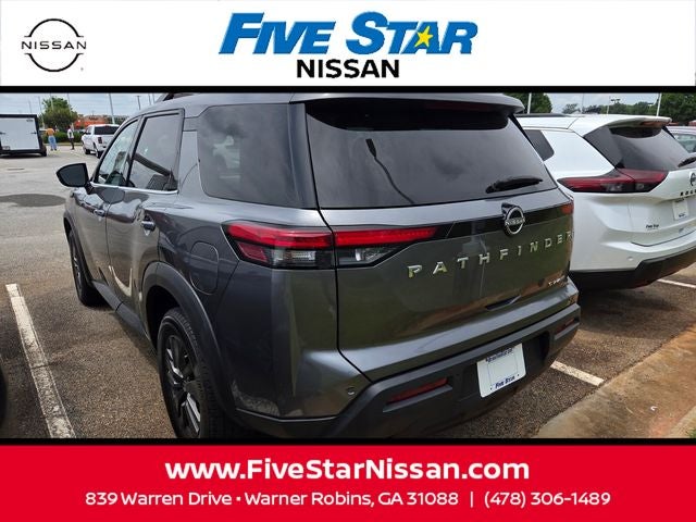 2024 Nissan Pathfinder SV