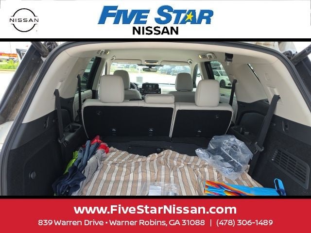 2024 Nissan Pathfinder SL