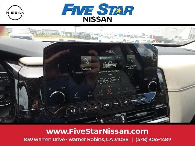 2024 Nissan Pathfinder SL