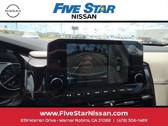 2024 Nissan Pathfinder SL