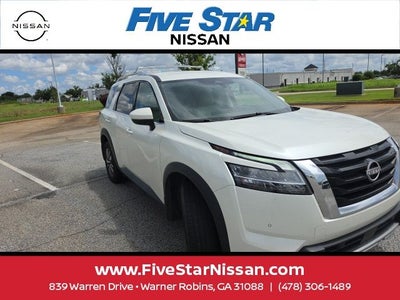 2024 Nissan Pathfinder SL