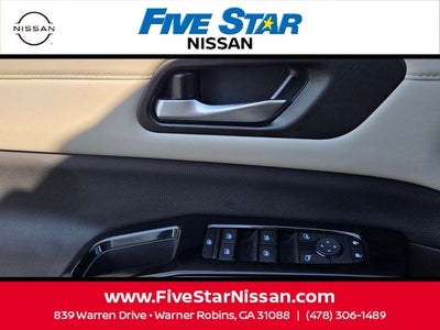 2024 Nissan Pathfinder SL