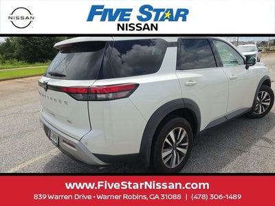 2024 Nissan Pathfinder SL