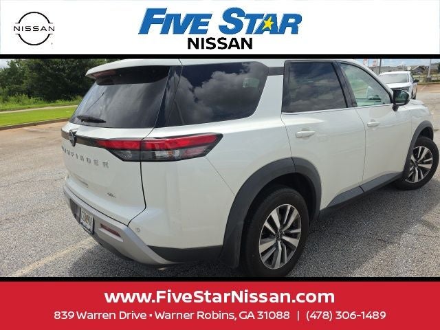 2024 Nissan Pathfinder SL
