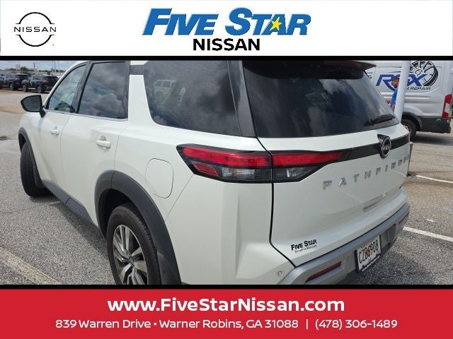 2024 Nissan Pathfinder SL