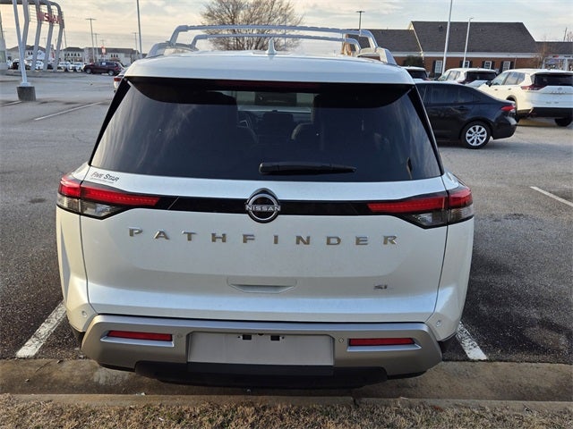 2024 Nissan Pathfinder SL