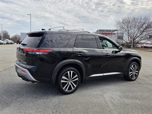 2025 Nissan Pathfinder Platinum