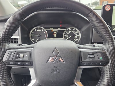 2024 Mitsubishi Outlander SE