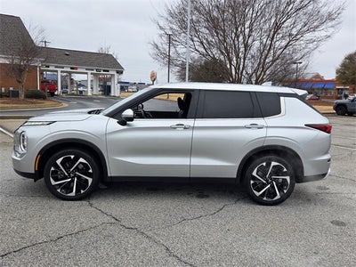 2024 Mitsubishi Outlander SE