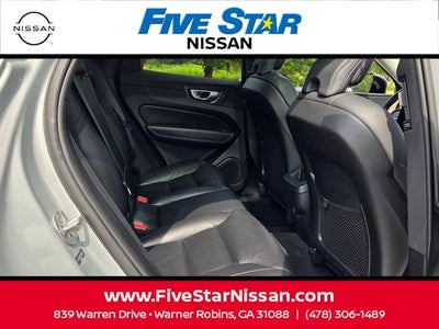 2024 Volvo XC60 B5 Plus Dark Theme