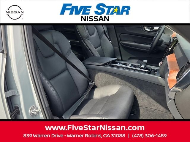 2024 Volvo XC60 B5 Plus Dark Theme