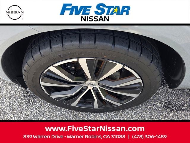 2024 Volvo XC60 B5 Plus Dark Theme