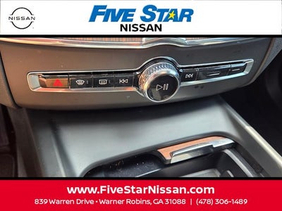 2024 Volvo XC60 B5 Plus Dark Theme