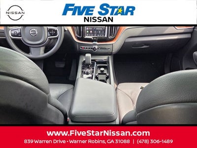2024 Volvo XC60 B5 Plus Dark Theme