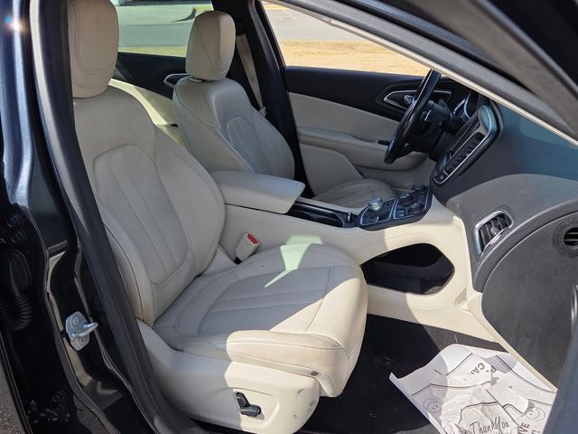 2017 Chrysler 200 Limited