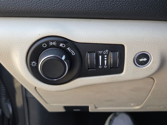 2017 Chrysler 200 Limited