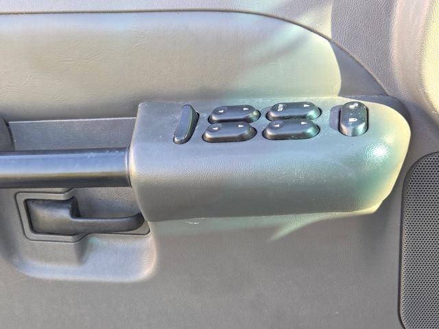 2004 Ford Explorer Sport Trac XLS