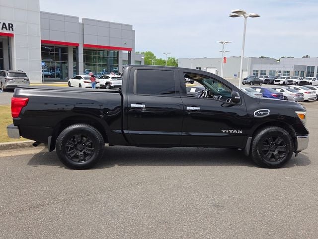 2017 Nissan Titan SV