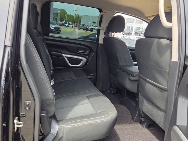2017 Nissan Titan SV