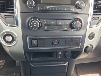 2017 Nissan Titan SV