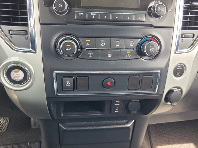 2017 Nissan Titan SV