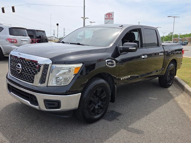 2017 Nissan Titan SV