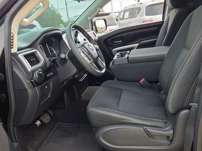 2017 Nissan Titan SV