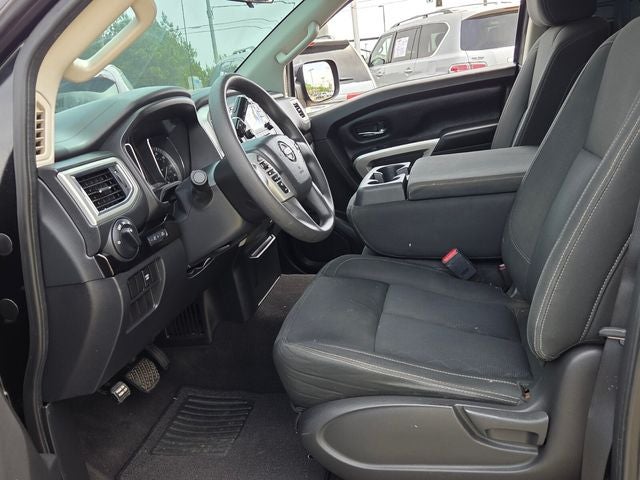 2017 Nissan Titan SV